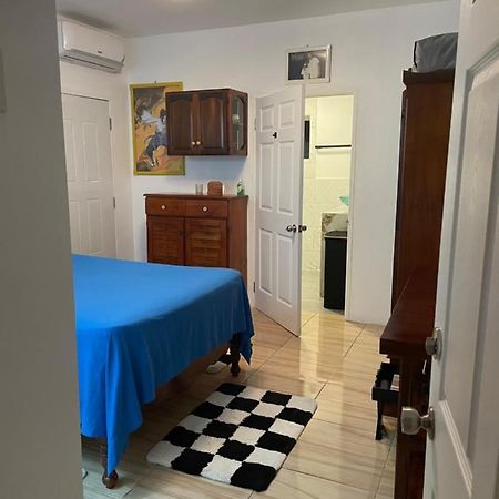 Centrally Located Room - 5 ポート・アントニオ エクステリア 写真