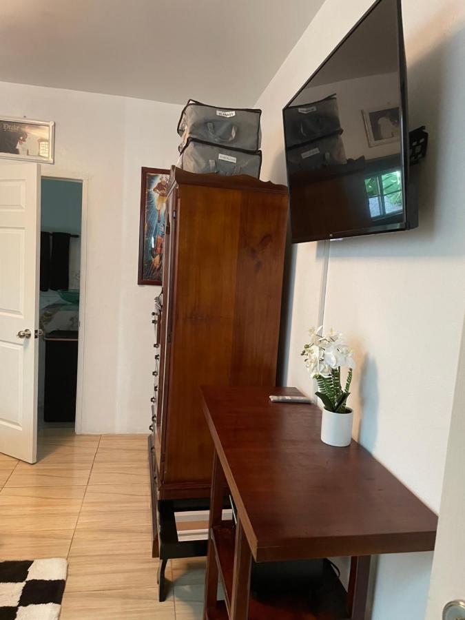Centrally Located Room - 5 ポート・アントニオ エクステリア 写真